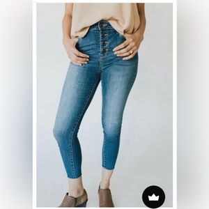 NEW Carly Jean Los Angeles CJLA Kenny High Rise Jeans Medium wash NWT size 9